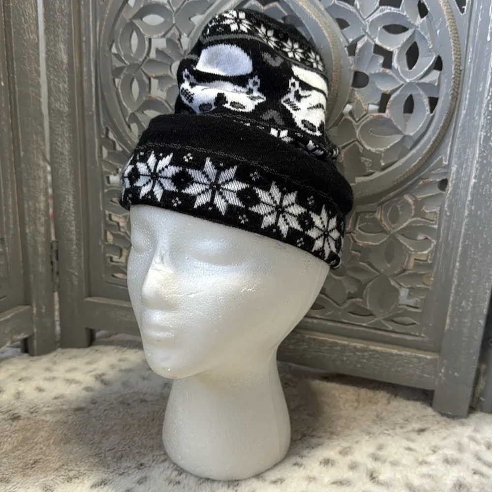 Disney Star Wars beanie hat boys OS storm troopers snowflakes holiday Disneyland